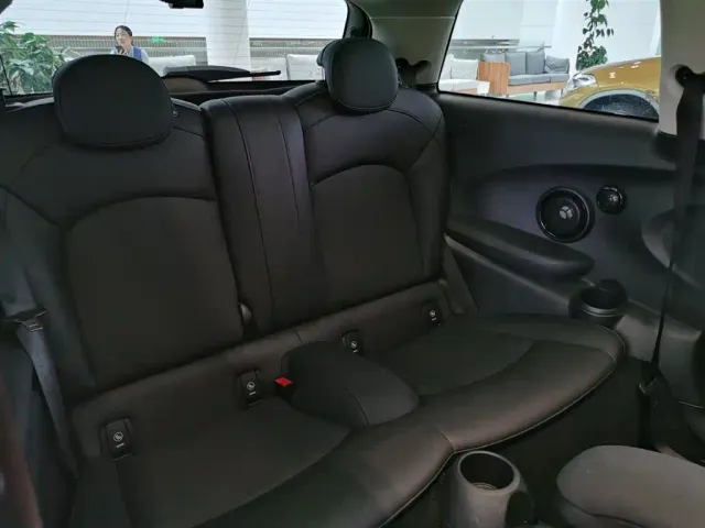 MINI Hatch — Фото автомобиля 12