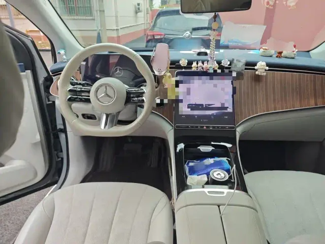 Mercedes-Benz EQE SUV — Фото автомобиля 10