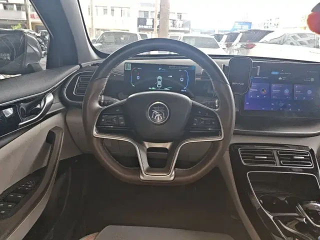 BYD Qin PLUS — Фото автомобиля 10