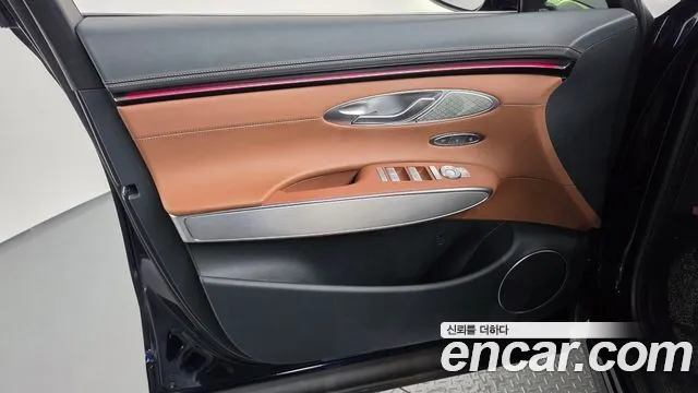 Genesis GV70 — Фото автомобиля 13