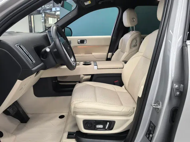 Li Auto L8 — Фото автомобиля 8
