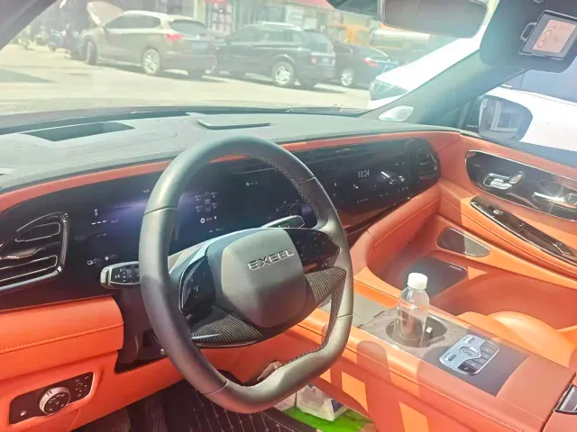 Exeed Landmark C-DM — Фото автомобиля 4