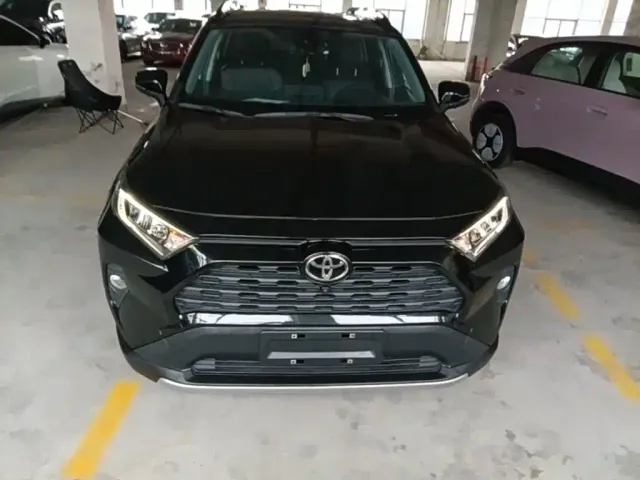 Toyota RAV4 — Фото автомобиля 2