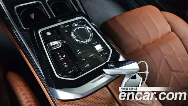 BMW 7 Series G70 — Фото автомобиля 12