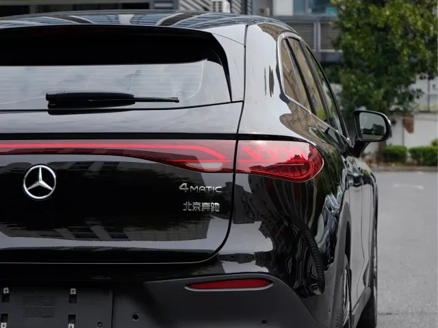 Mercedes-Benz EQE SUV — Фото автомобиля 6