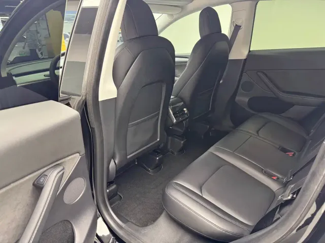 Tesla Model Y — Фото автомобиля 5