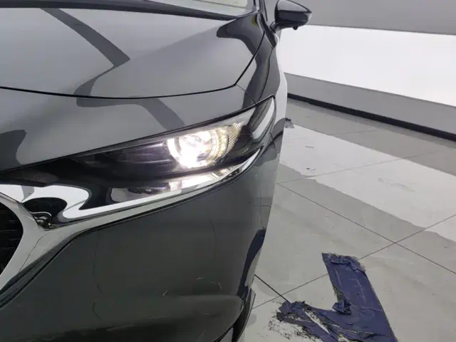 Mazda Axela — Фото автомобиля 5