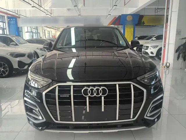 Audi Q5L — Фото автомобиля 2