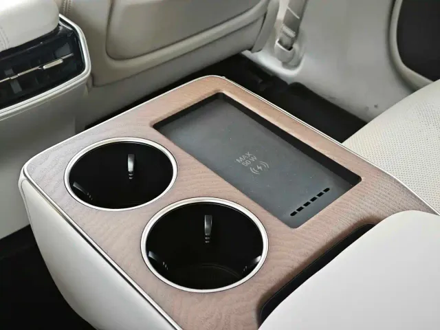 Toyota BoZhi 7 — Фото автомобиля 13