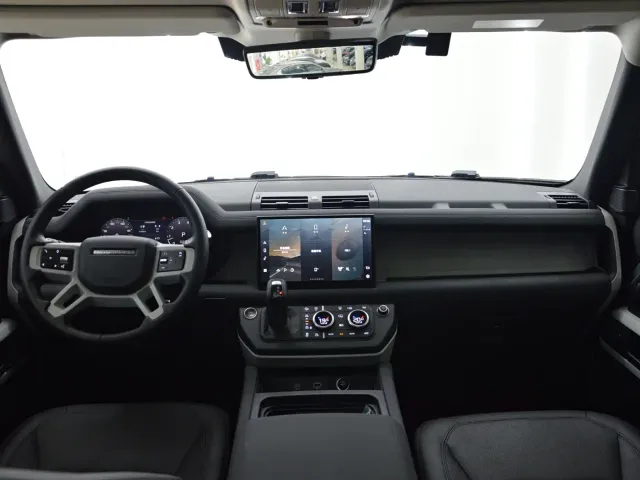 Land Rover Defender — Фото автомобиля 6