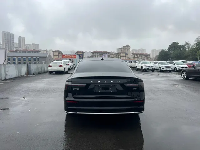 Volvo S90 — Фото автомобиля 8
