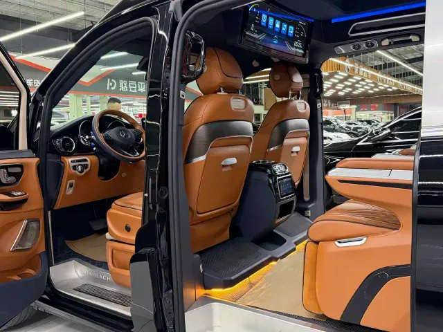 Mercedes-Benz V-Class — Фото автомобиля 6