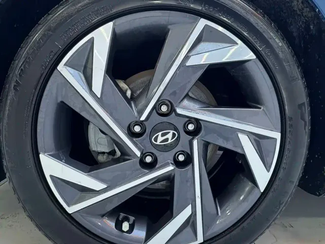 Hyundai Elantra — Фото автомобиля 24