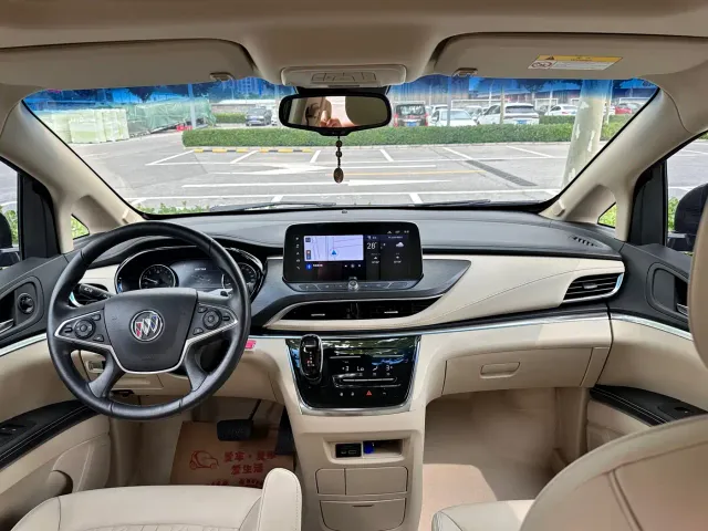 Buick GL8 — Фото автомобиля 9