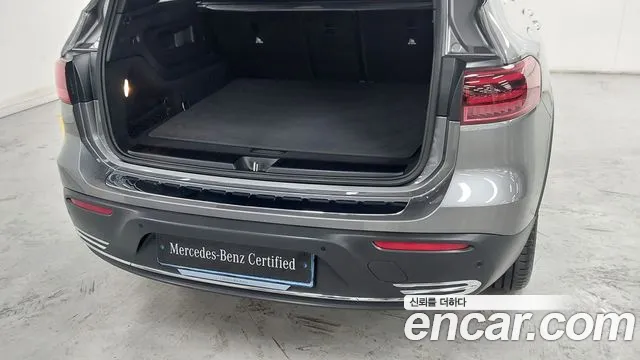 Mercedes-Benz EQB — Фото автомобиля 11