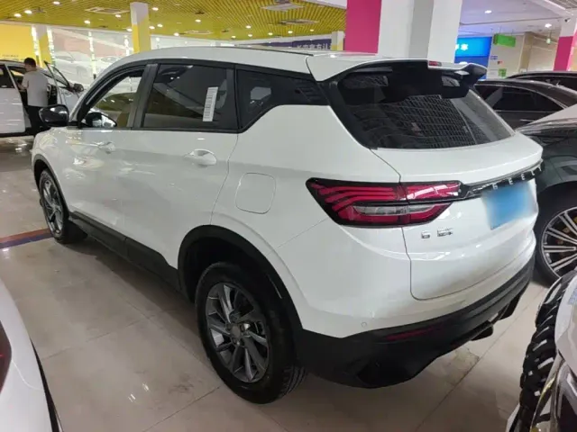 Geely Binyue — Фото автомобиля 22