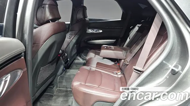 Genesis GV70 — Фото автомобиля 18