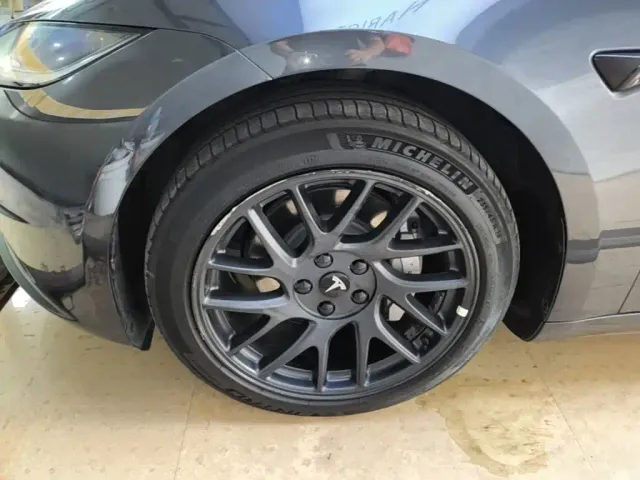Tesla Model 3 — Фото автомобиля 22