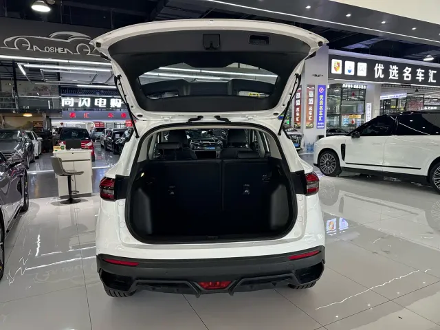 Geely Binyue — Фото автомобиля 17