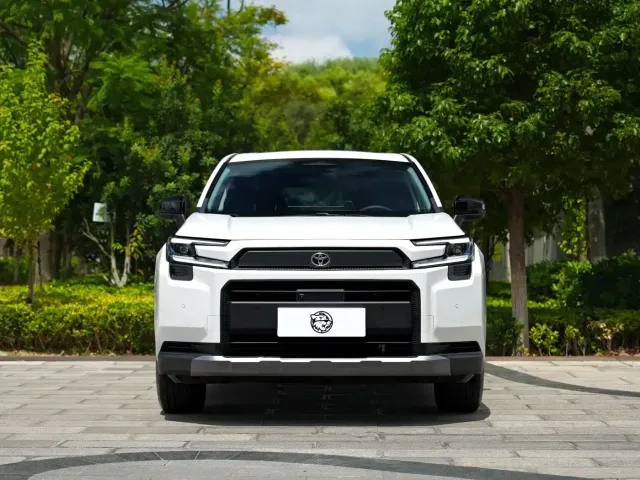 Toyota RAV4 — Фото автомобиля 2