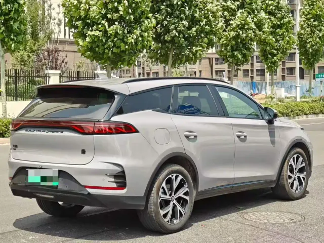 BYD Tang — Фото автомобиля 9