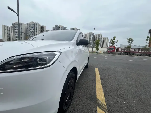 Wuling Hongguang — Фото автомобиля 4