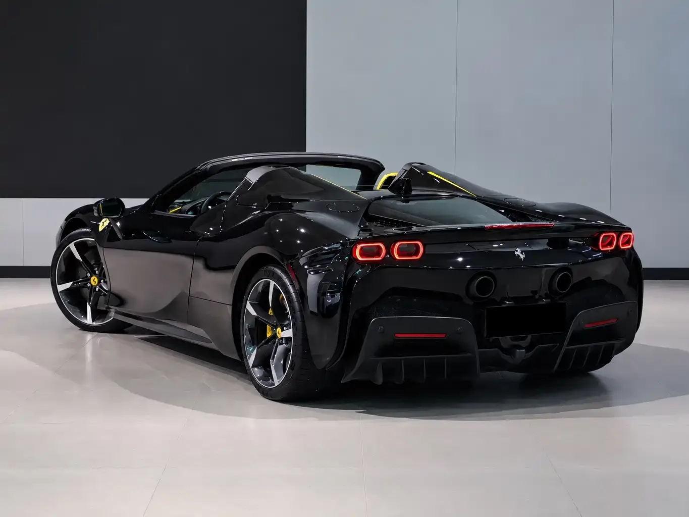 Ferrari SF90 2021 3.9T V8 Spider — Фото автомобиля 11