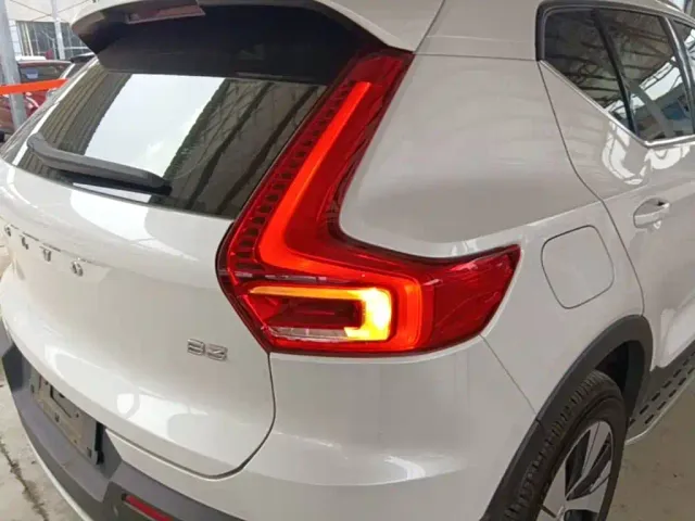 Volvo XC40 — Фото автомобиля 23
