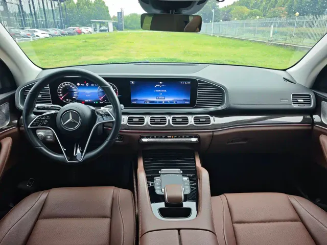 Mercedes-Benz GLE-Class — Фото автомобиля 12