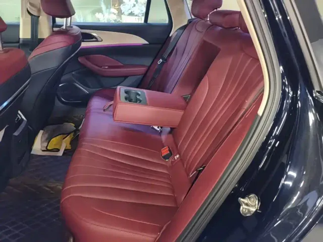 Hongqi H5 — Фото автомобиля 16