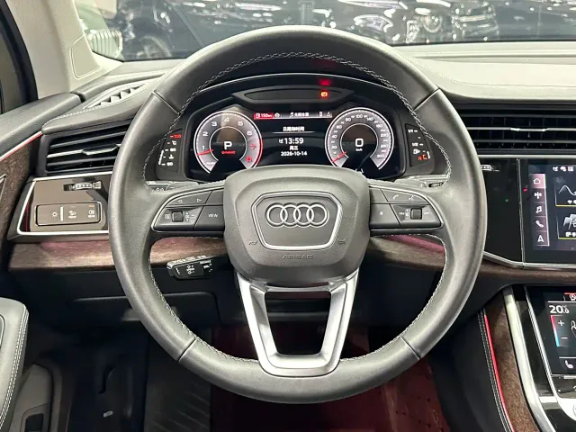 Audi Q7 — Фото автомобиля 22