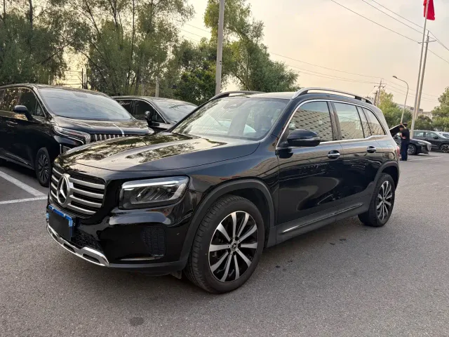 Фотография автомобиля — Mercedes-Benz GLB-Class