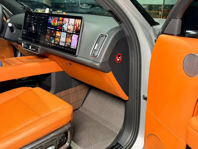 Li Auto L8 — Фото автомобиля 14