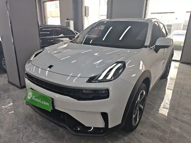 Фотография автомобиля — Lynk & Co 06
