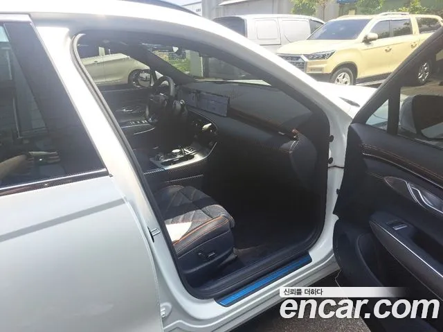 Genesis GV70 — Фото автомобиля 19