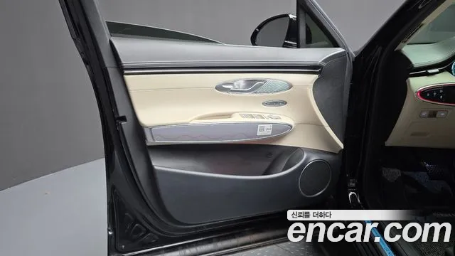 Genesis GV70 — Фото автомобиля 13