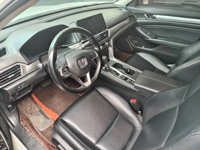 Honda Accord — Фото автомобиля 11