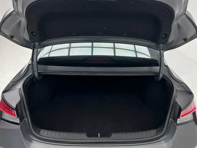 Hyundai Elantra — Фото автомобиля 14