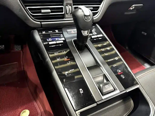 Porsche Macan — Фото автомобиля 19