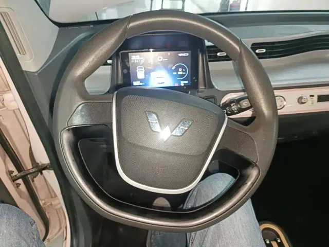 Wuling Hongguang Mini EV — Фото автомобиля 10