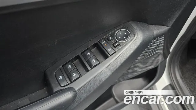 Kia Seltos New — Фото автомобиля 28
