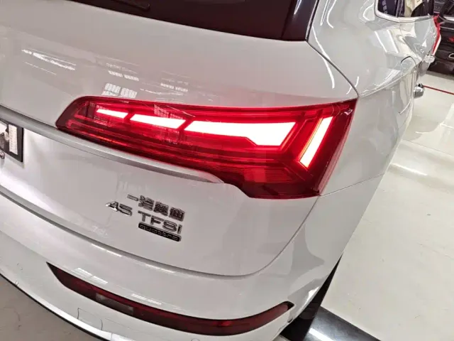 Audi Q5L — Фото автомобиля 7
