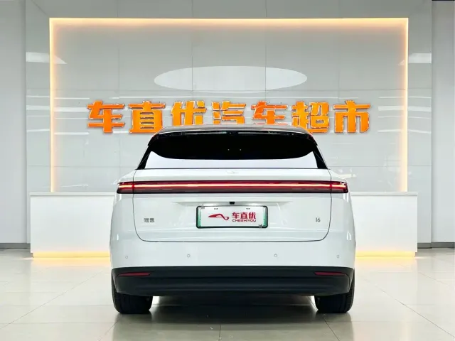 Li Auto i6 — Фото автомобиля 5