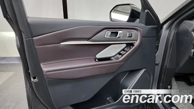 Ford Explorer — Фото автомобиля 20