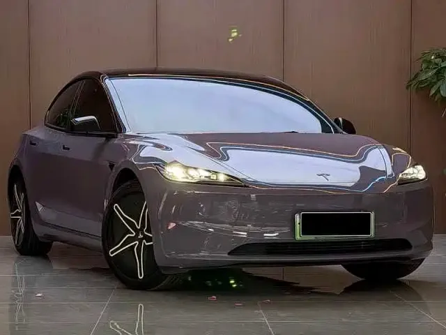 Tesla Model 3 — Фото автомобиля 3