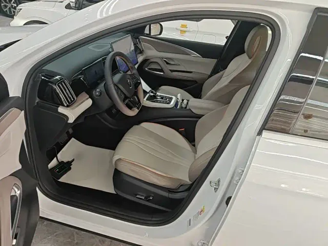 BYD Song Pro — Фото автомобиля 14