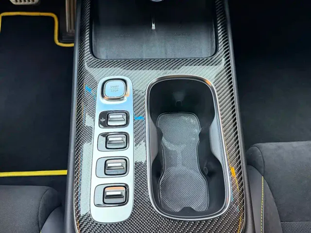 Xiaomi SU7 Ultra — Фото автомобиля 14