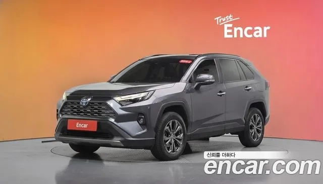 Фотография автомобиля — Toyota RAV4 5th Gen