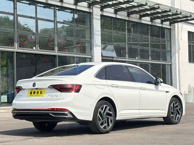 Volkswagen Sagitar 2024 300TSI DSG Surpass Edition — Фото автомобиля 4