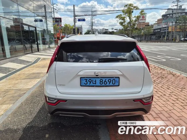 Kia Niro — Фото автомобиля 4